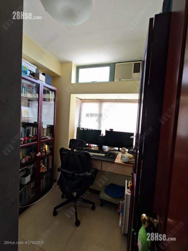 蔚蓝湾畔 售盘 3 房 , 2 浴室 763 平方尺