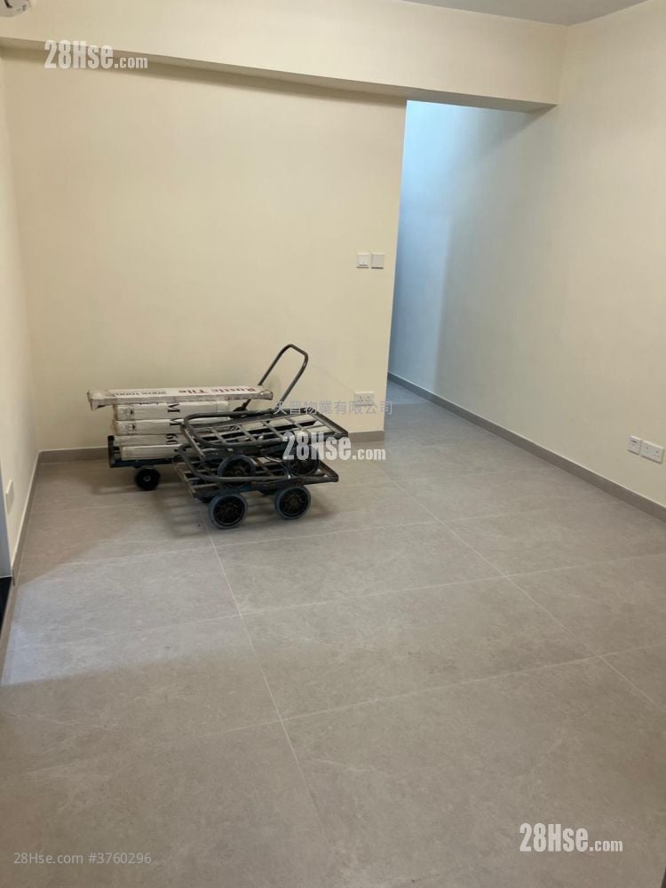 I-Feng Mansions Sell 3 Bedrooms , 1 Bathroom 501 ft²