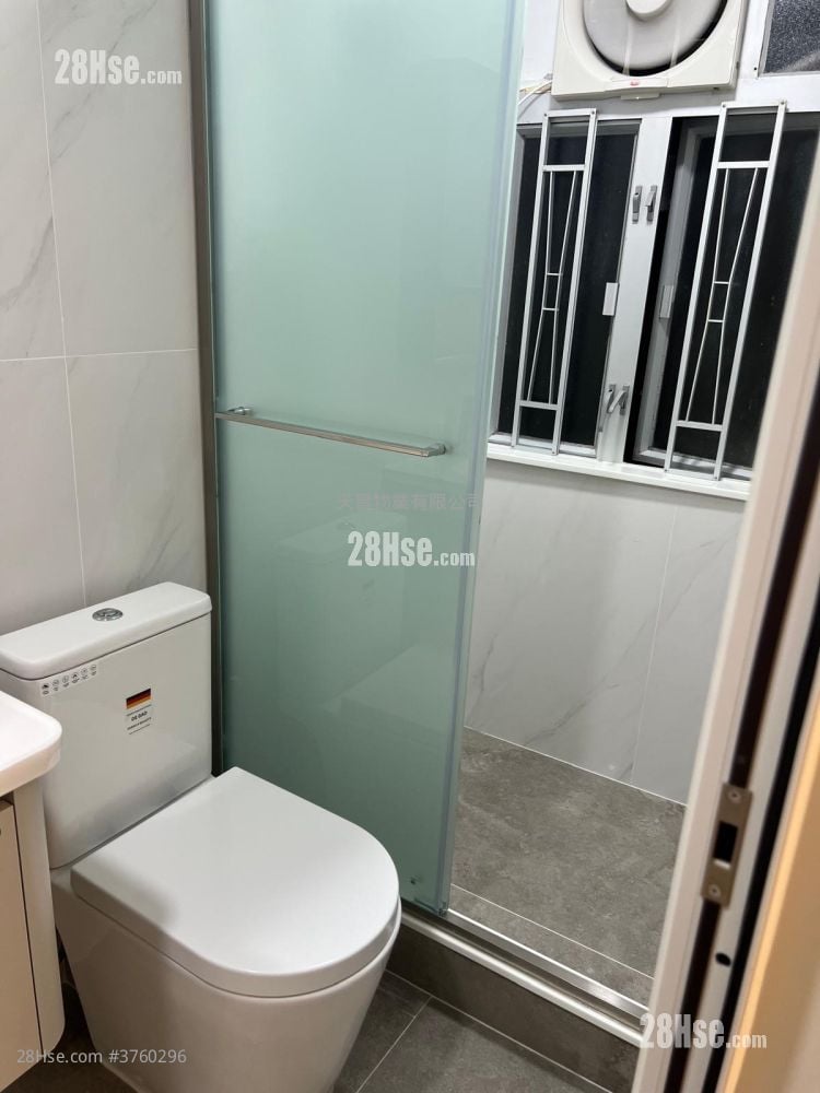 I-Feng Mansions Sell 3 Bedrooms , 1 Bathroom 501 ft²