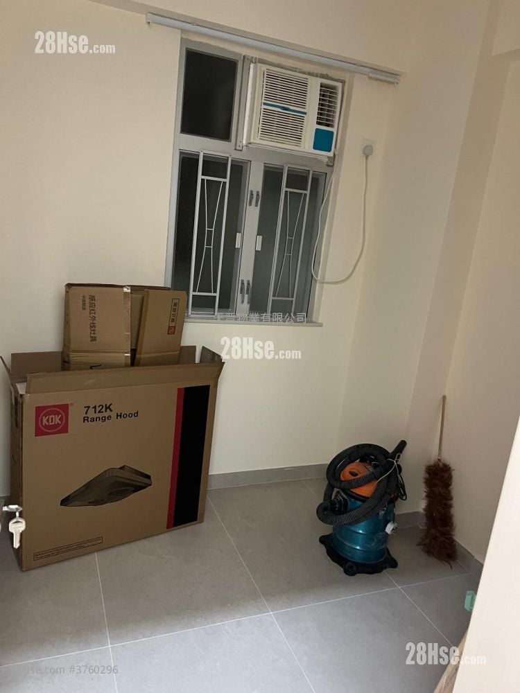 I-Feng Mansions Sell 3 Bedrooms , 1 Bathroom 501 ft²