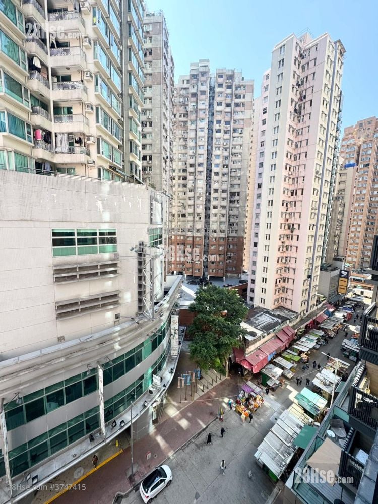 Legend Court Sell 2 Bedrooms , 1 Bathroom 307 ft²