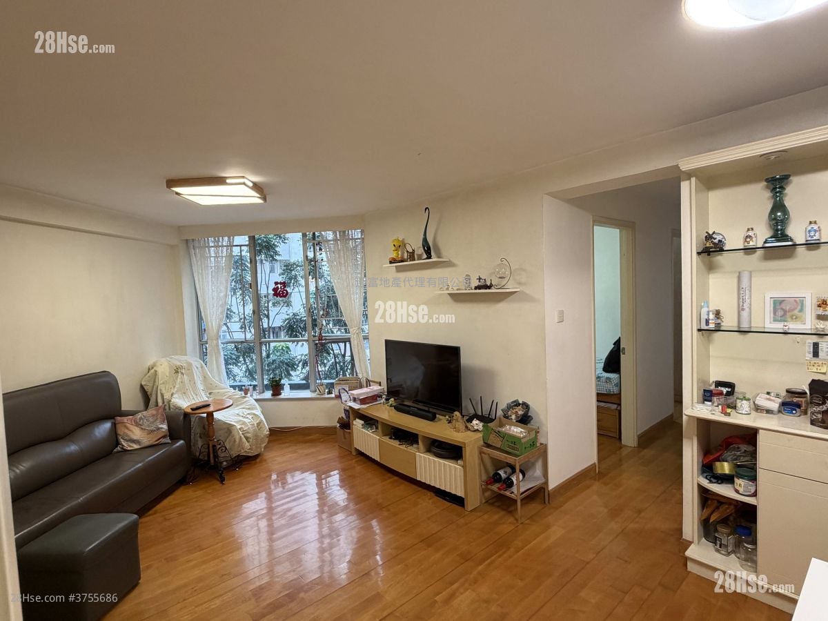 Whampoa Garden Sell 4 Bedrooms , 2 Bathrooms 755 ft²