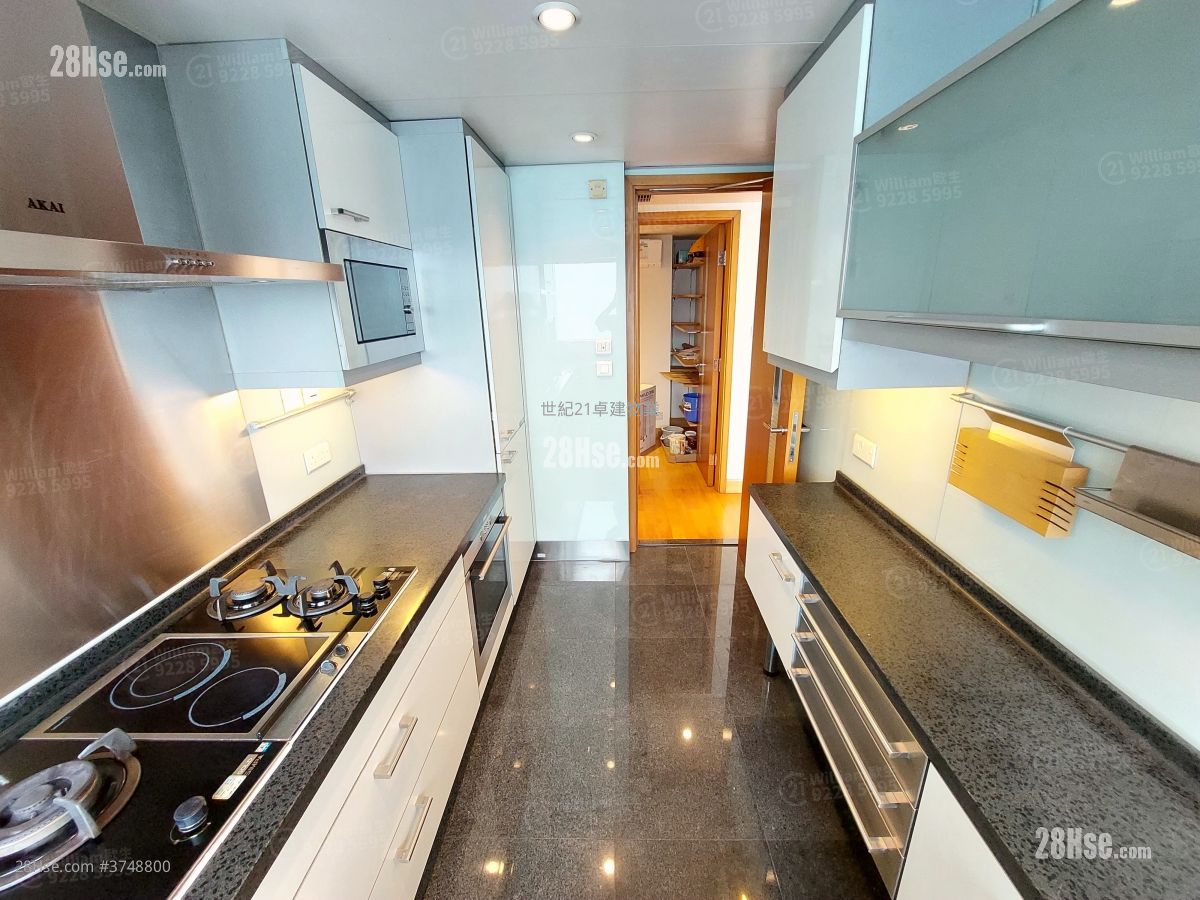 君臨天下 租盤 2 房 , 2 浴室 1,088 平方呎