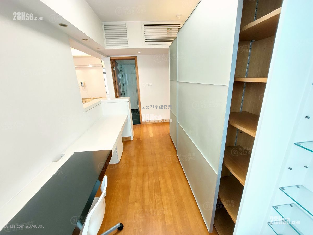 君臨天下 租盤 2 房 , 2 浴室 1,088 平方呎