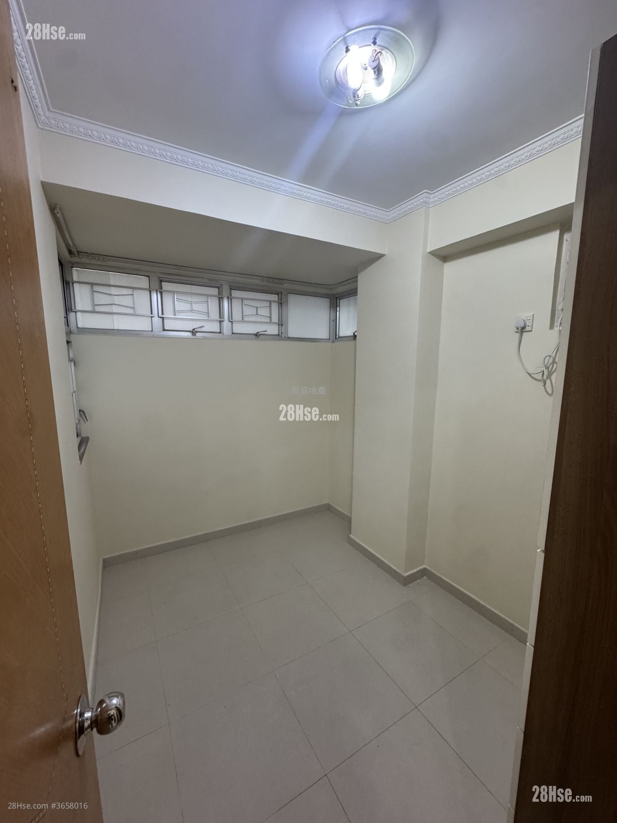 美居中心 租盘 2 房 , 1 浴室 299 平方尺