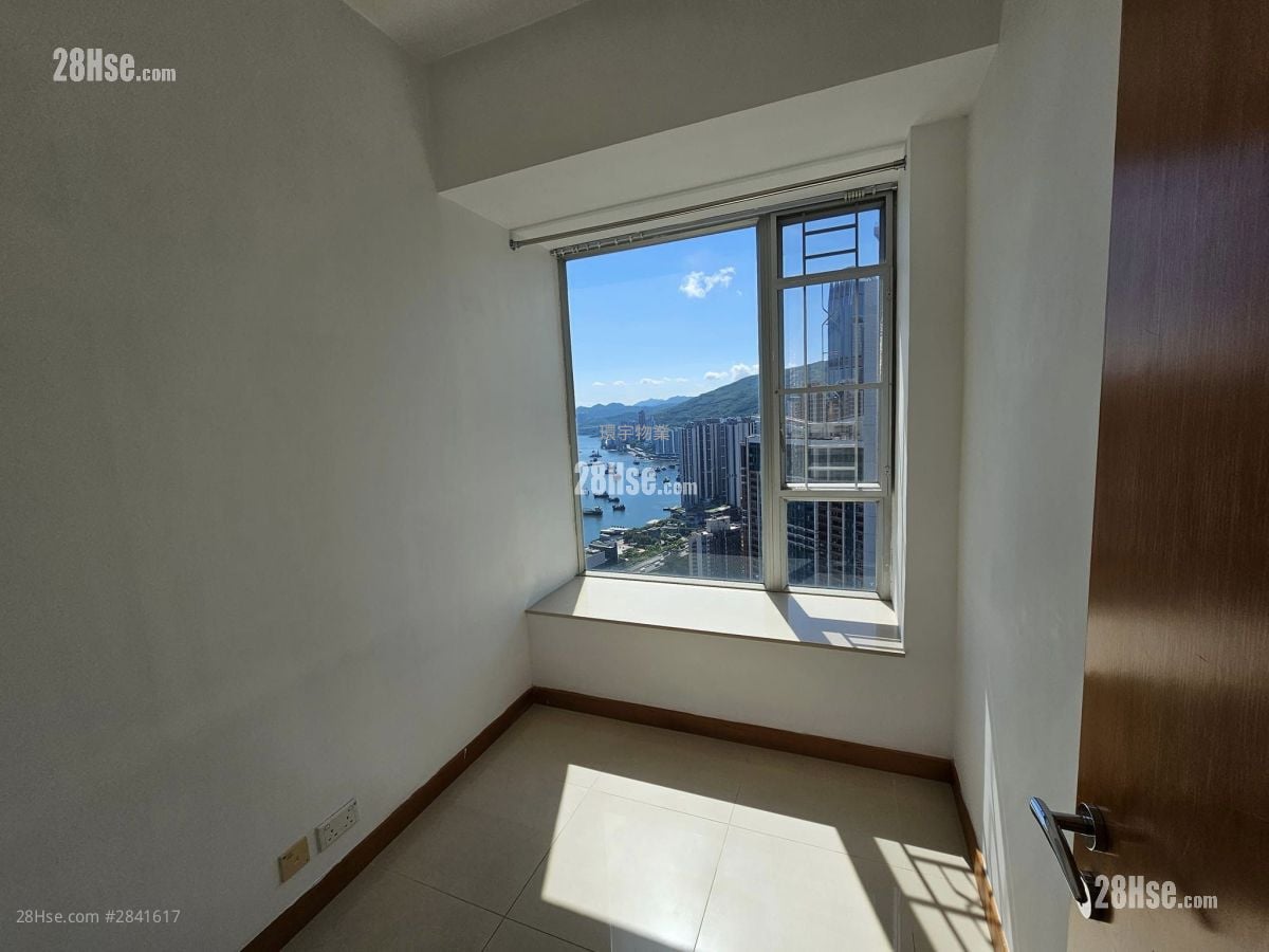 Indihome Rental 3 Bedrooms , 2 Bathrooms 538 ft²