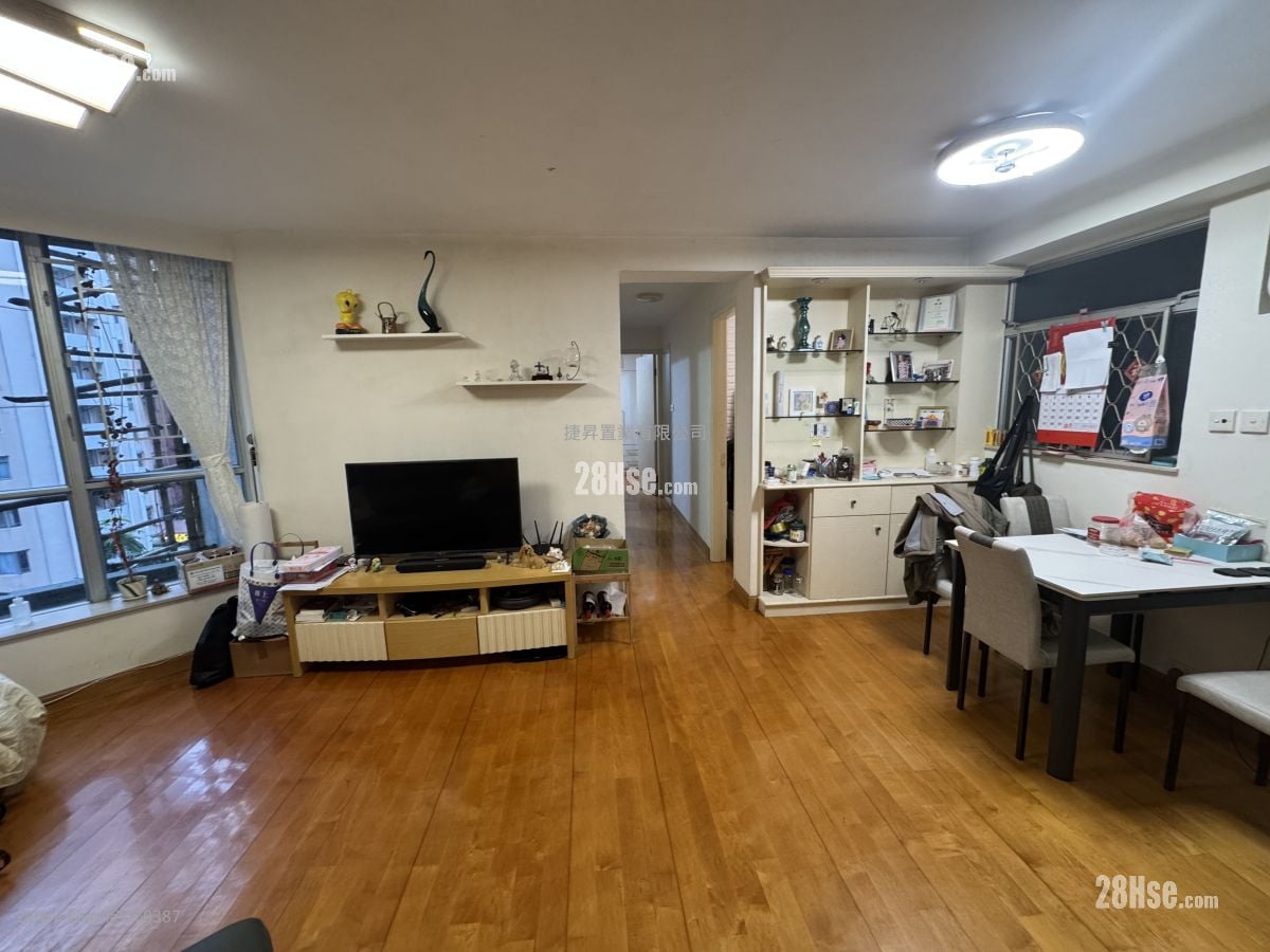 Whampoa Garden Sell 4 Bedrooms , 2 Bathrooms 755 ft²