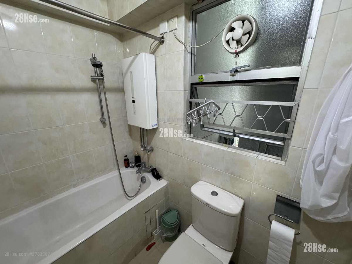 Whampoa Garden Sell 4 Bedrooms , 2 Bathrooms 755 ft²