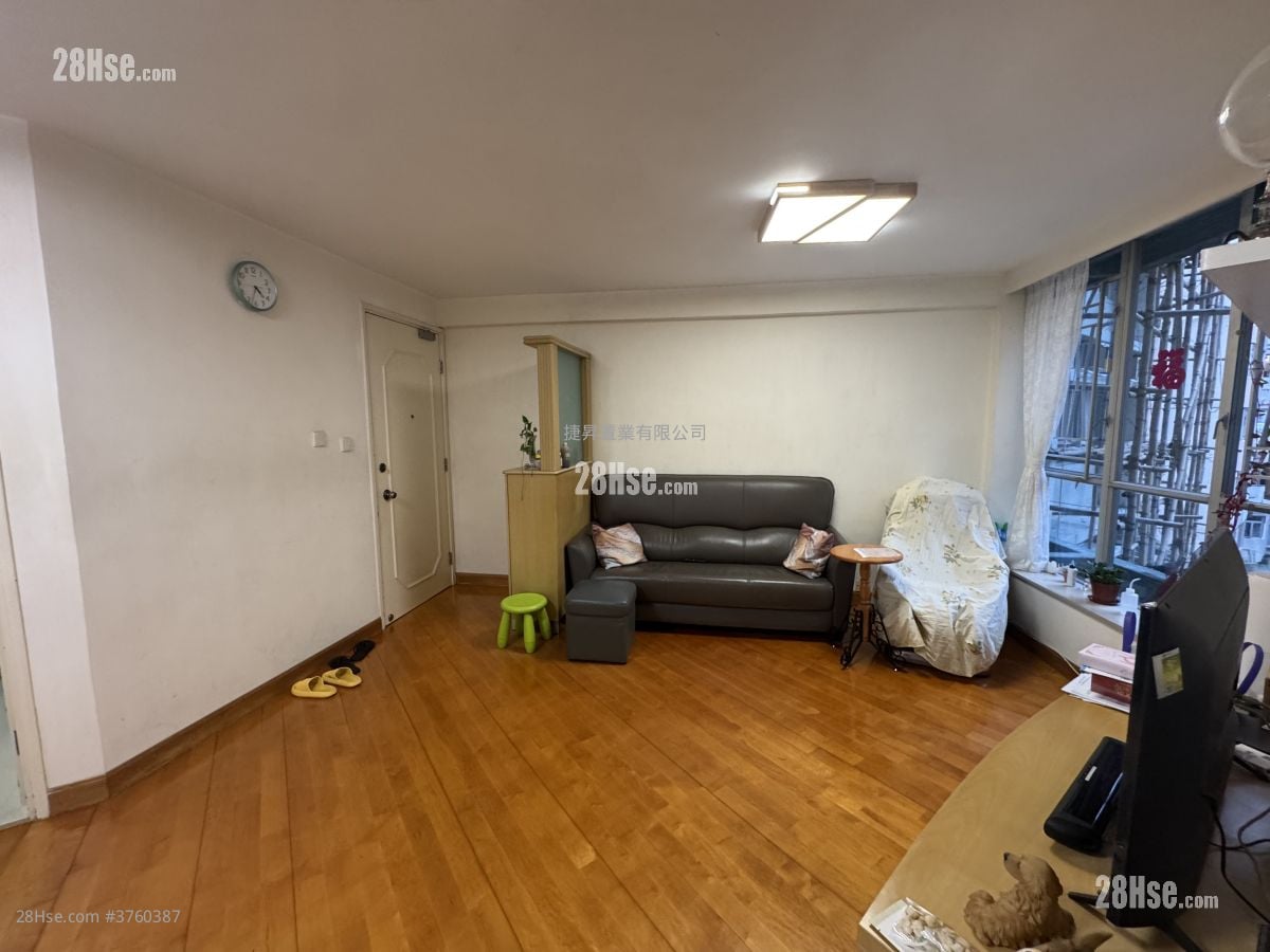 Whampoa Garden Sell 4 Bedrooms , 2 Bathrooms 755 ft²