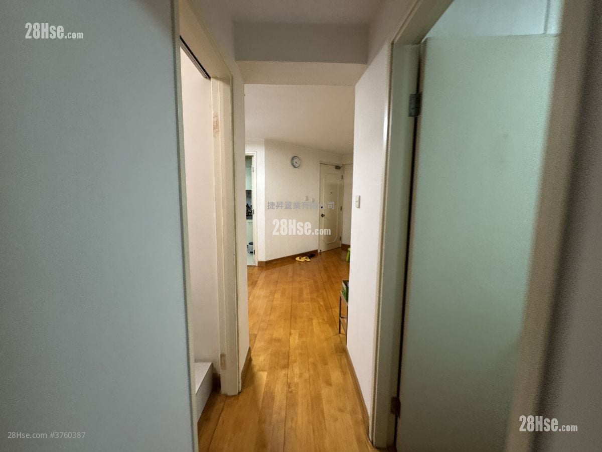 Whampoa Garden Sell 4 Bedrooms , 2 Bathrooms 755 ft²