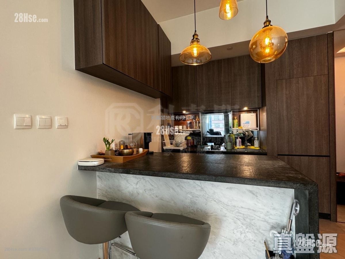 Novum West Sell 2 Bedrooms , 1 Bathroom 540 ft²