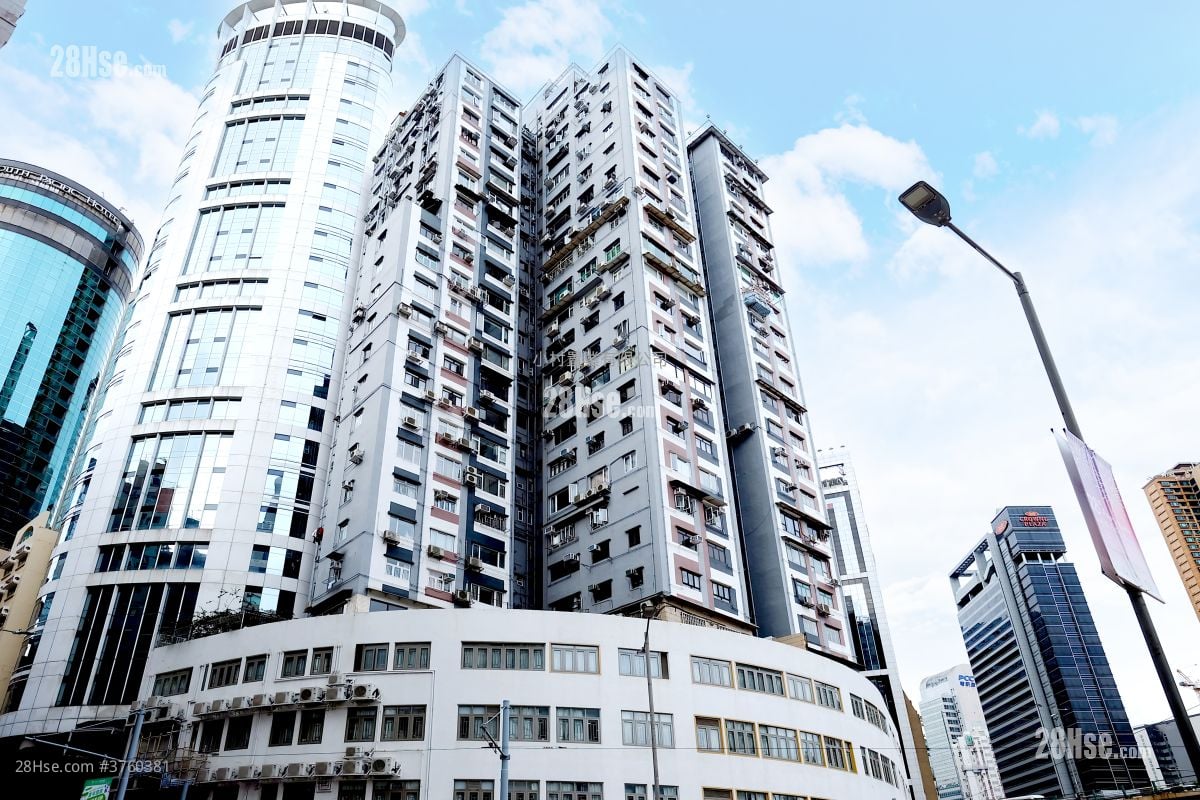 building outlook: Yue King Building Sell 2 Bedrooms , 1 Bathroom 580 ft²