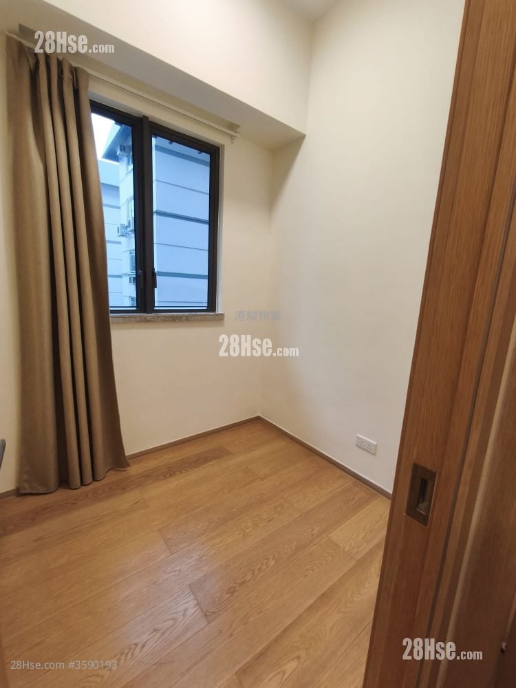 Ayton Sell 3 Bedrooms , 2 Bathrooms 639 ft²