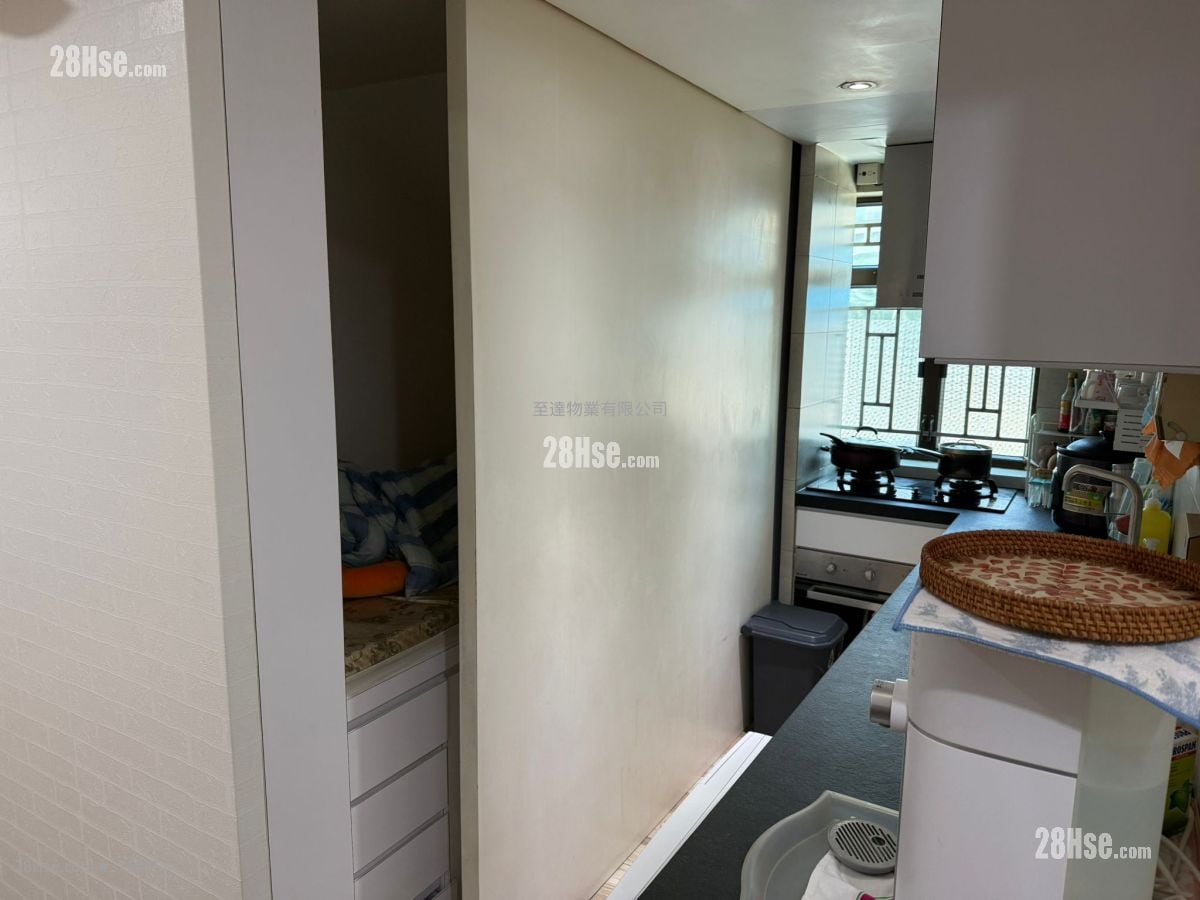 村屋 售盘 3 房 , 1 浴室 700 平方尺