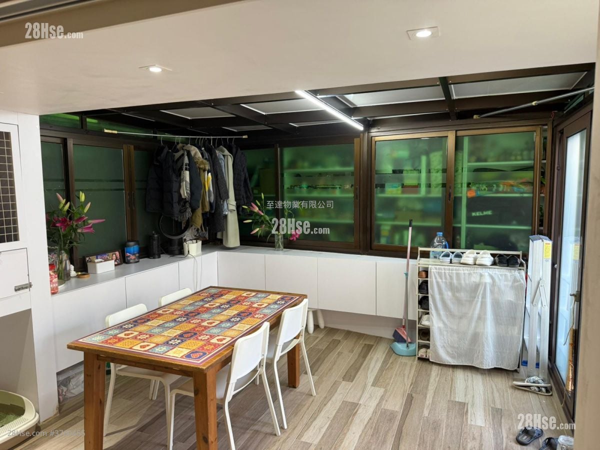 村屋 售盘 3 房 , 1 浴室 700 平方尺