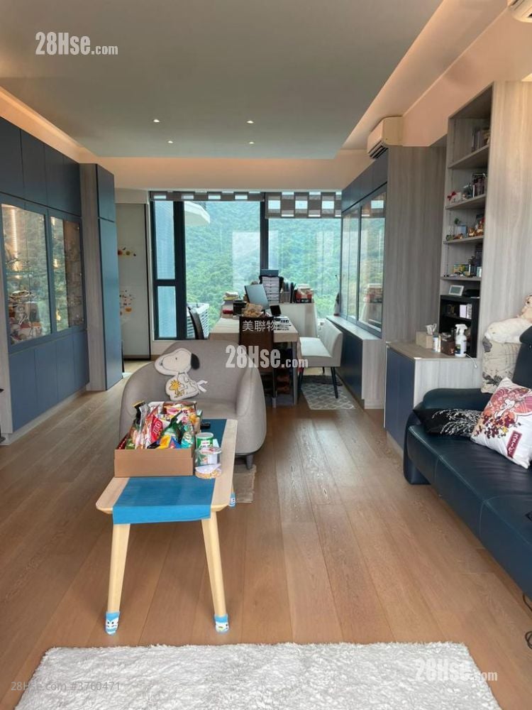 The Entrance Sell 3 Bedrooms , 2 Bathrooms 1,185 ft²