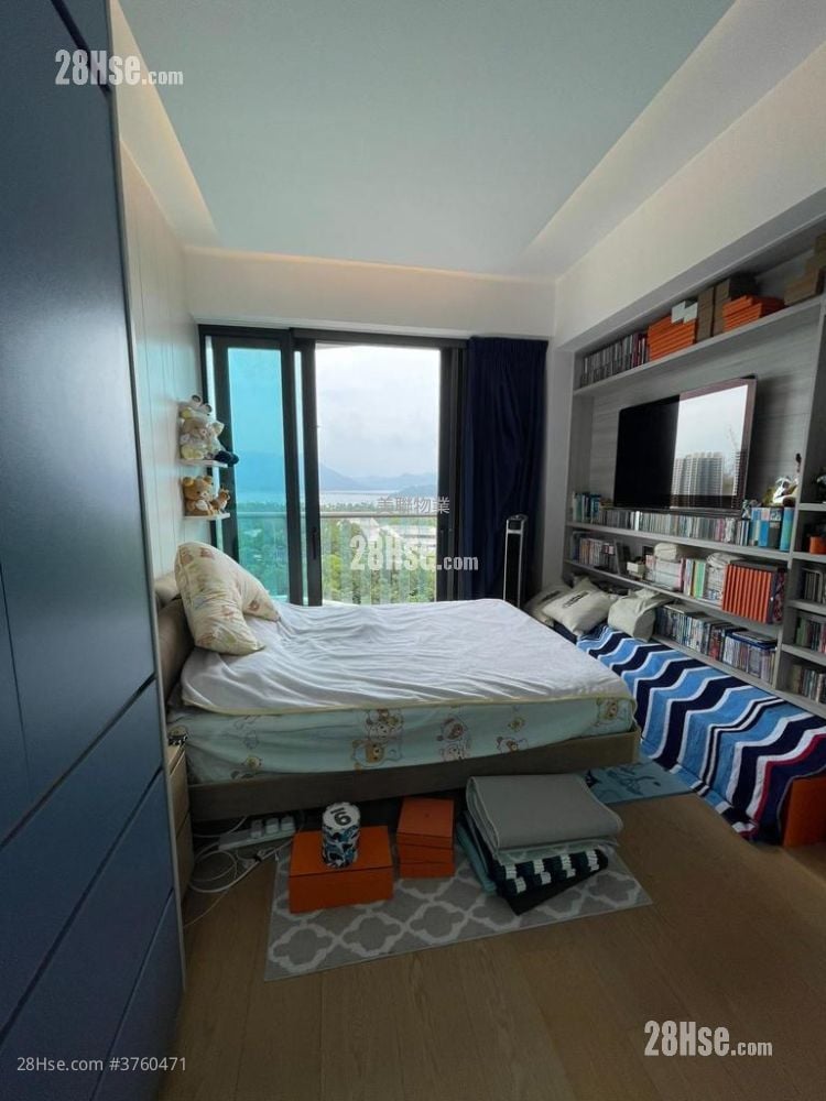 The Entrance Sell 3 Bedrooms , 2 Bathrooms 1,185 ft²