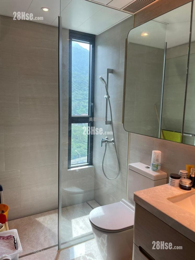 The Entrance Sell 3 Bedrooms , 2 Bathrooms 1,185 ft²