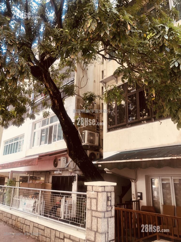 Chinese Mansion Sell 1,498 ft²