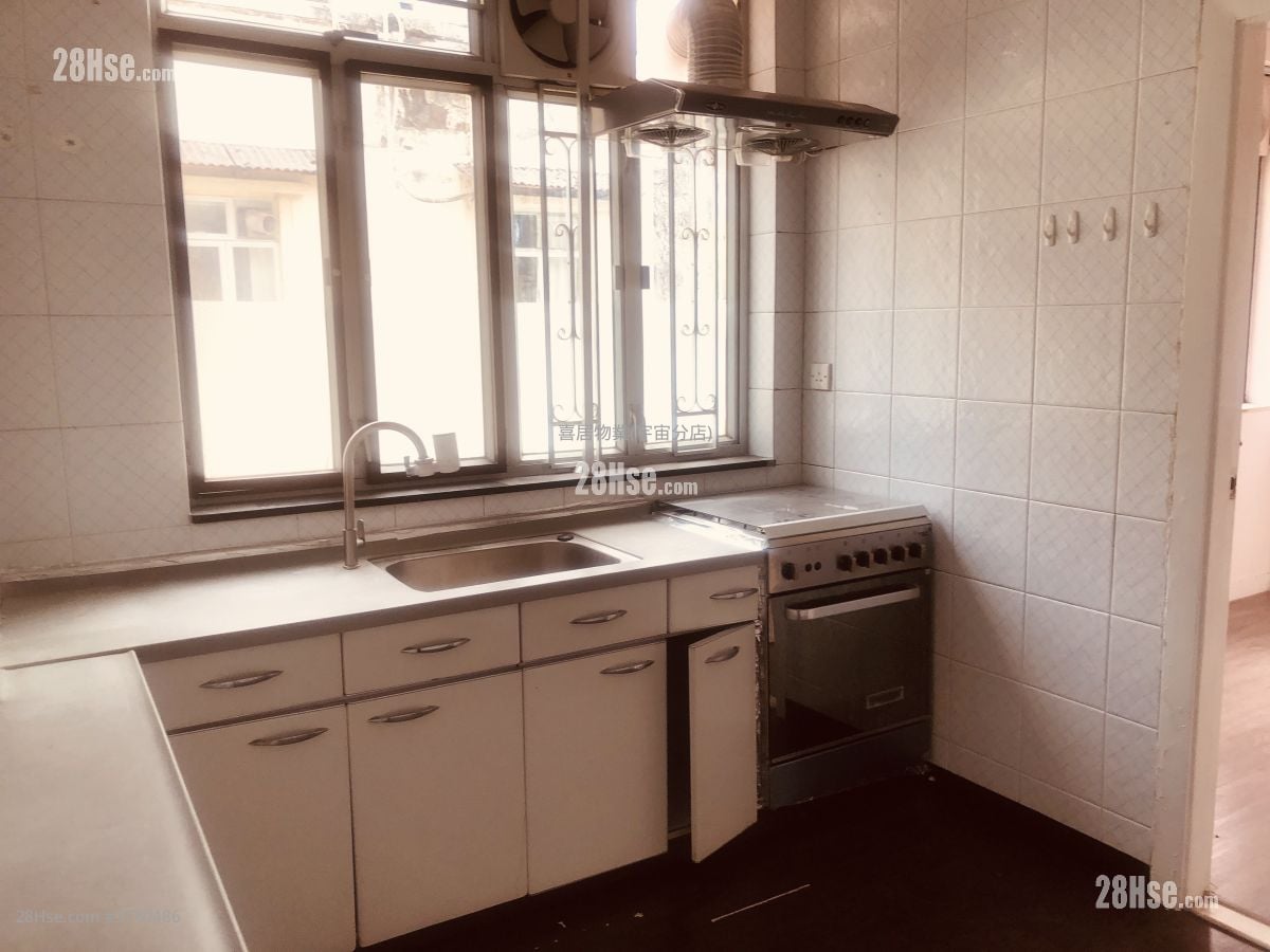 Chinese Mansion Sell 1,498 ft²