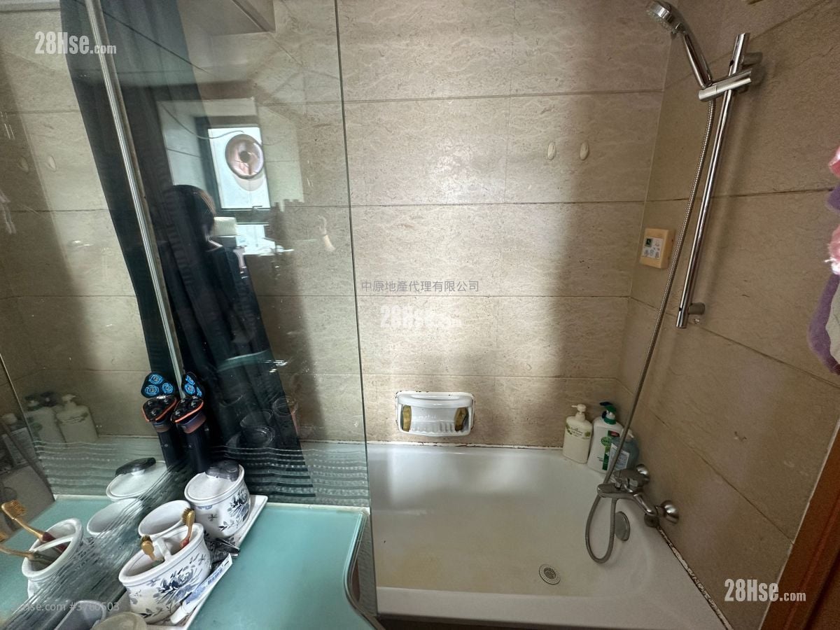 Island Resort Sell 2 Bedrooms 597 ft²