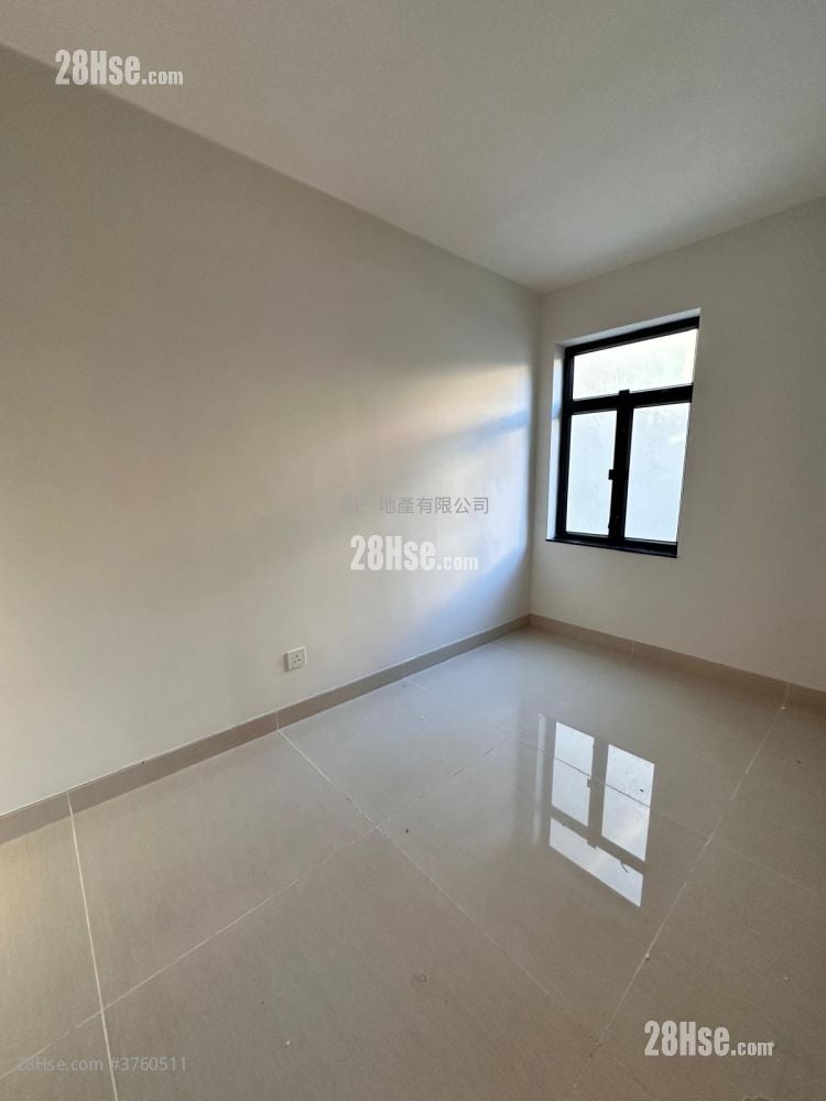 村屋 售盘 3 房 , 1 浴室 700 平方尺