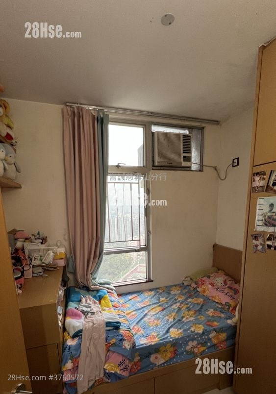 Tsz Oi Court Sell 3 Bedrooms , 2 Bathrooms 650 ft²