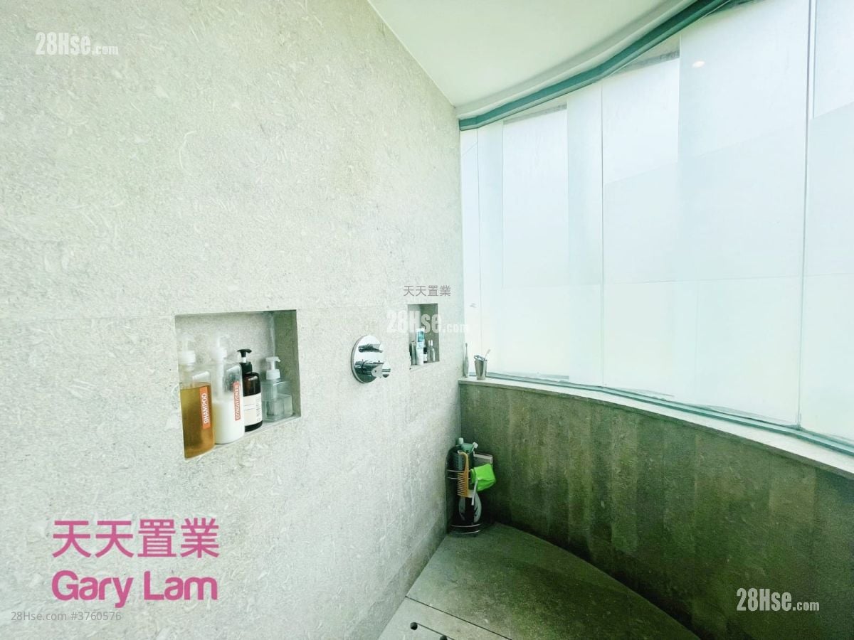 Royal Castle Sell 4 Bedrooms , 4 Bathrooms 2,720 ft²