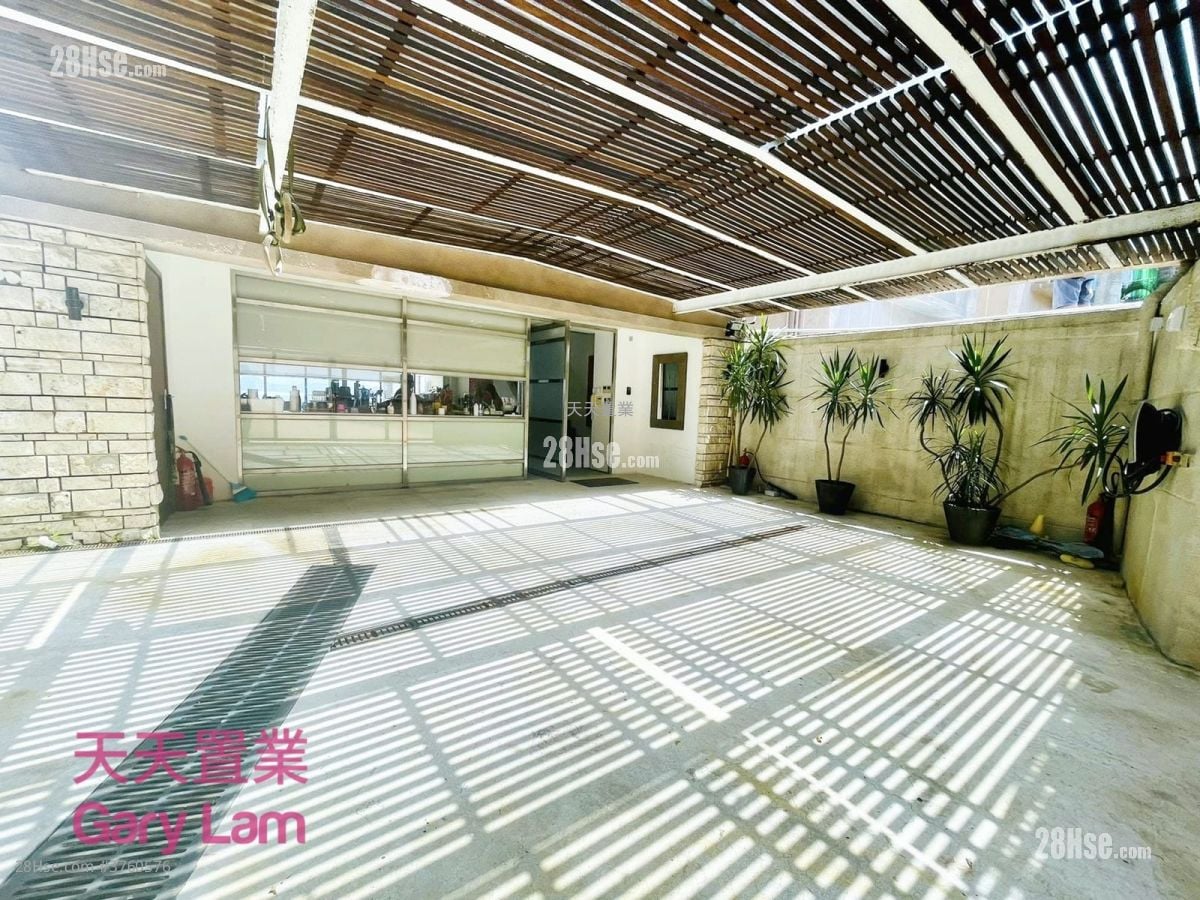 Royal Castle Sell 4 Bedrooms , 4 Bathrooms 2,720 ft²