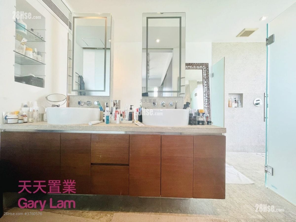 Royal Castle Sell 4 Bedrooms , 4 Bathrooms 2,720 ft²