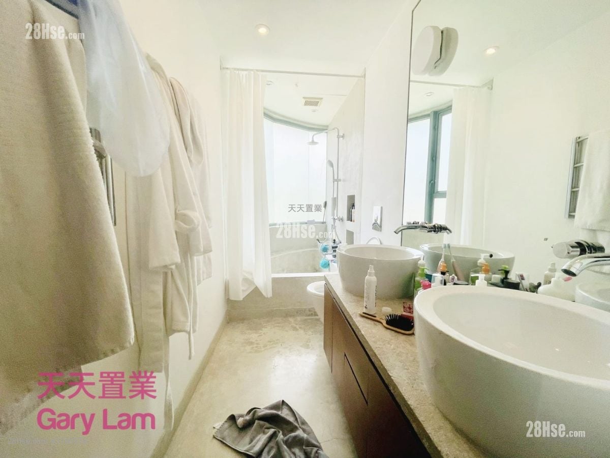 Royal Castle Sell 4 Bedrooms , 4 Bathrooms 2,720 ft²