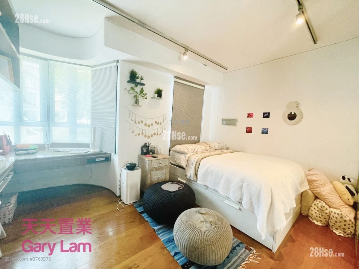 Royal Castle Sell 4 Bedrooms , 4 Bathrooms 2,720 ft²