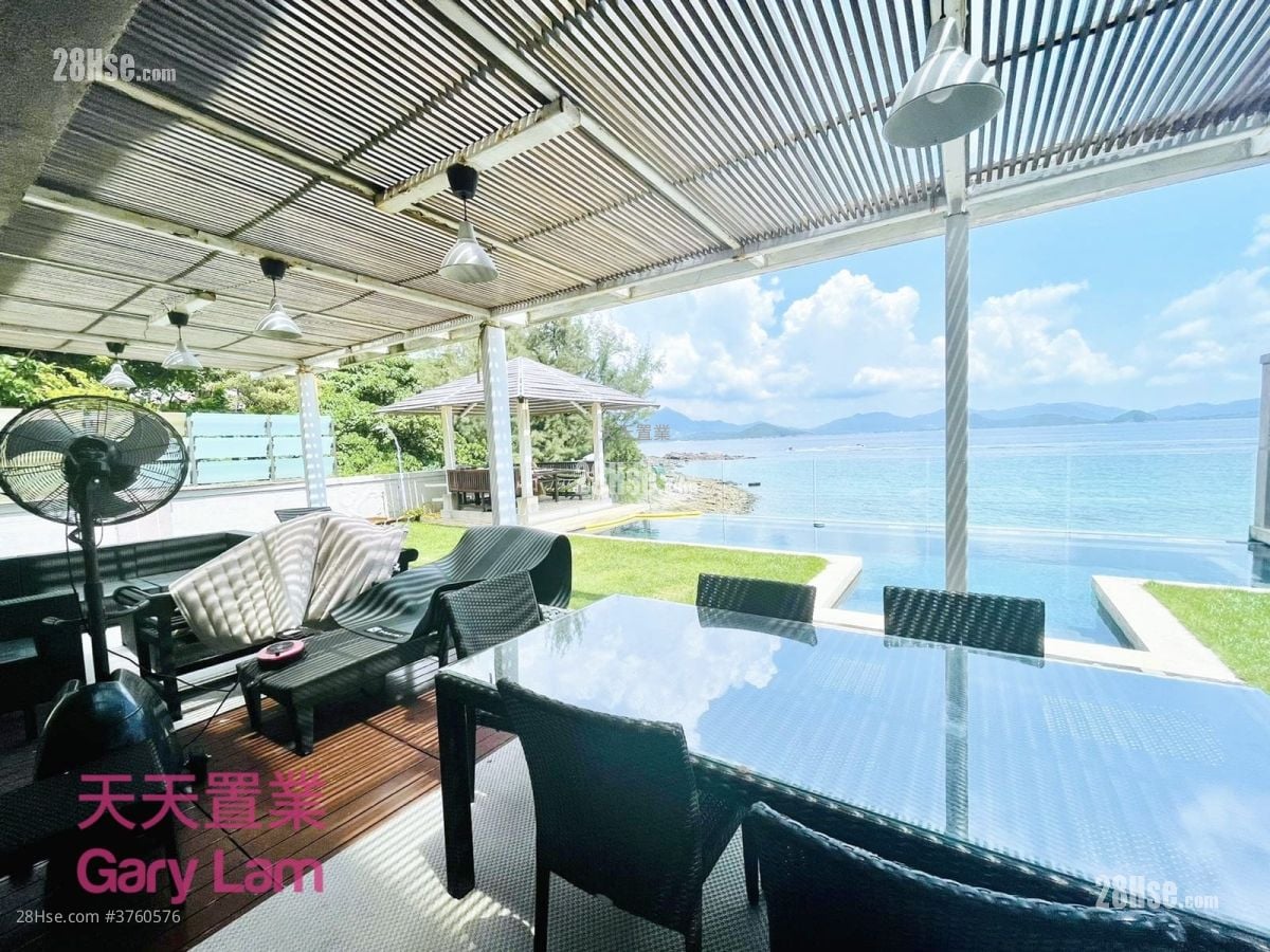 Royal Castle Sell 4 Bedrooms , 4 Bathrooms 2,720 ft²