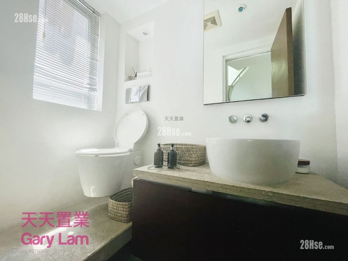 Royal Castle Sell 4 Bedrooms , 4 Bathrooms 2,720 ft²