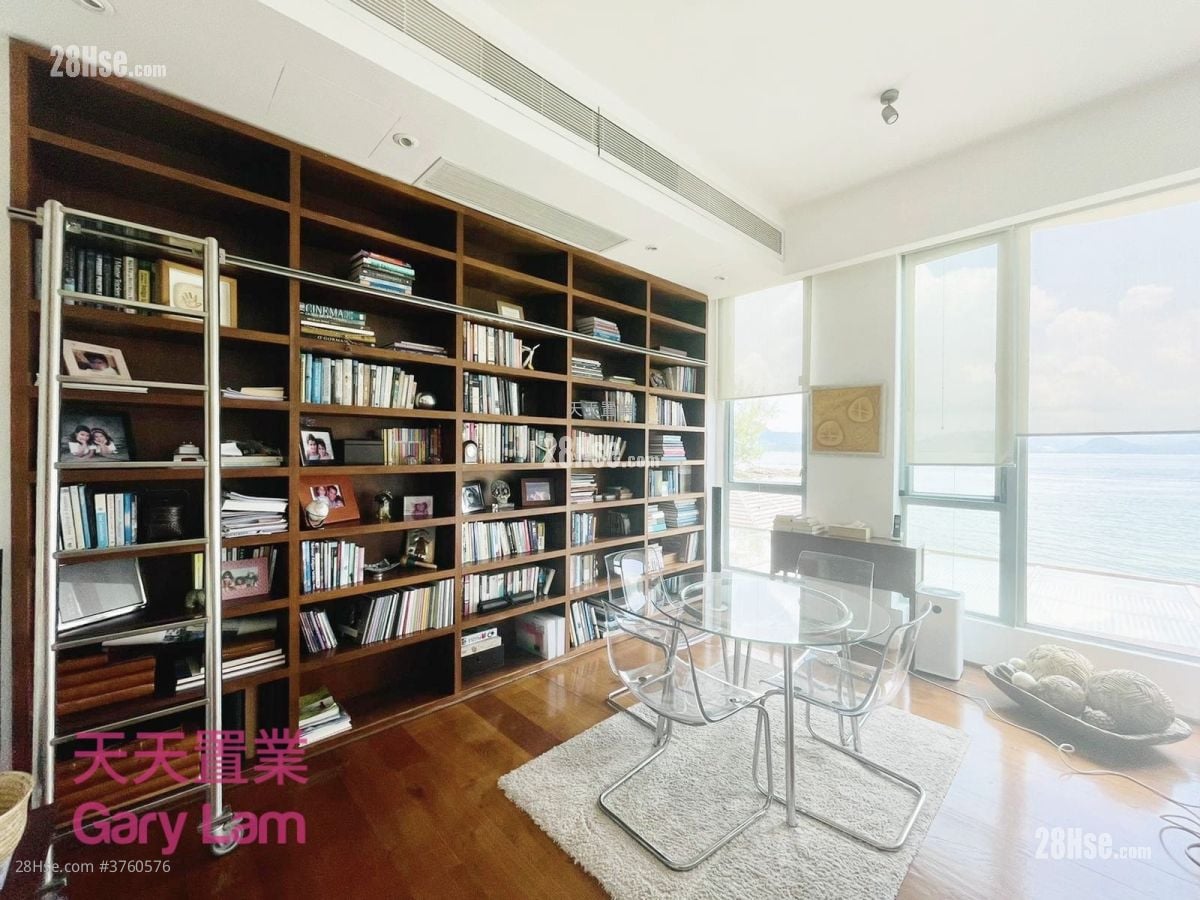 Royal Castle Sell 4 Bedrooms , 4 Bathrooms 2,720 ft²