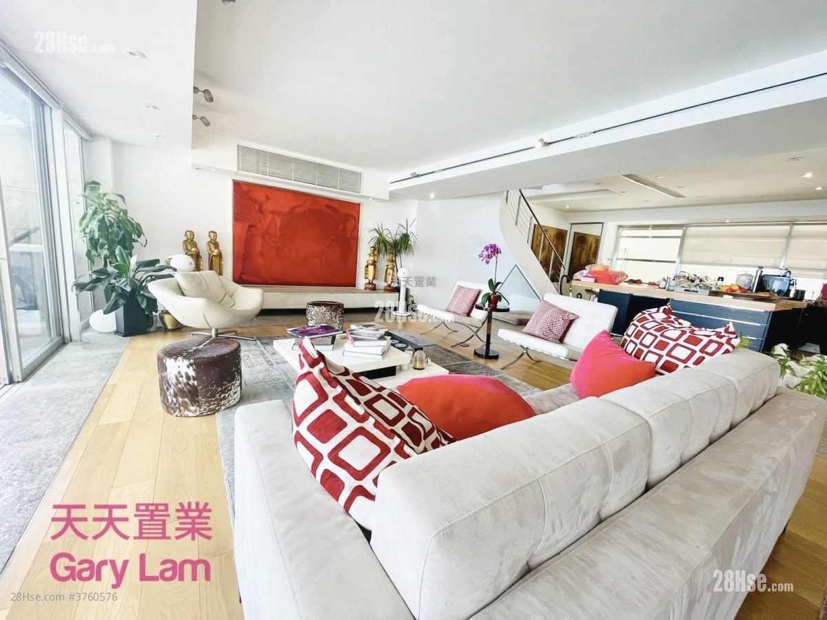 Royal Castle Sell 4 Bedrooms , 4 Bathrooms 2,720 ft²