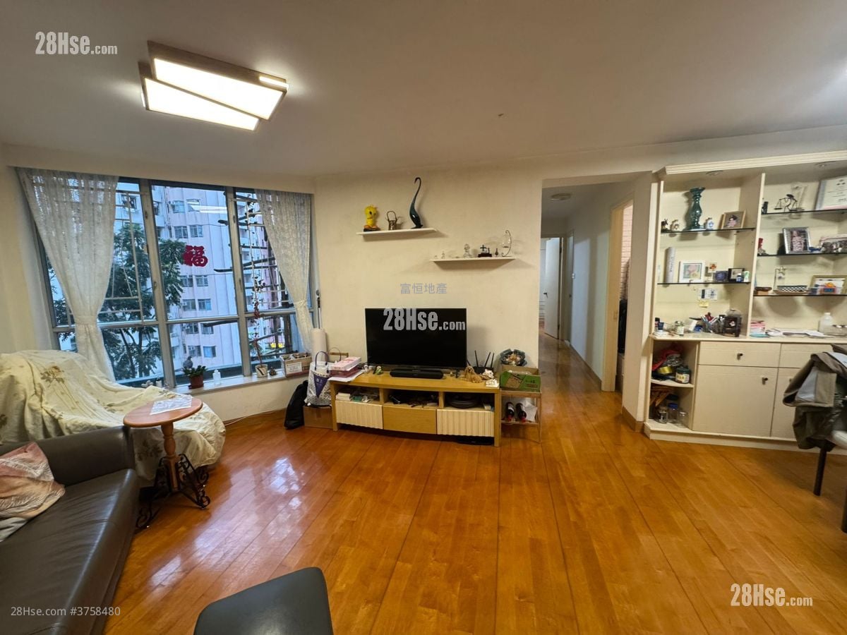 Whampoa Garden Sell 4 Bedrooms , 2 Bathrooms 755 ft²