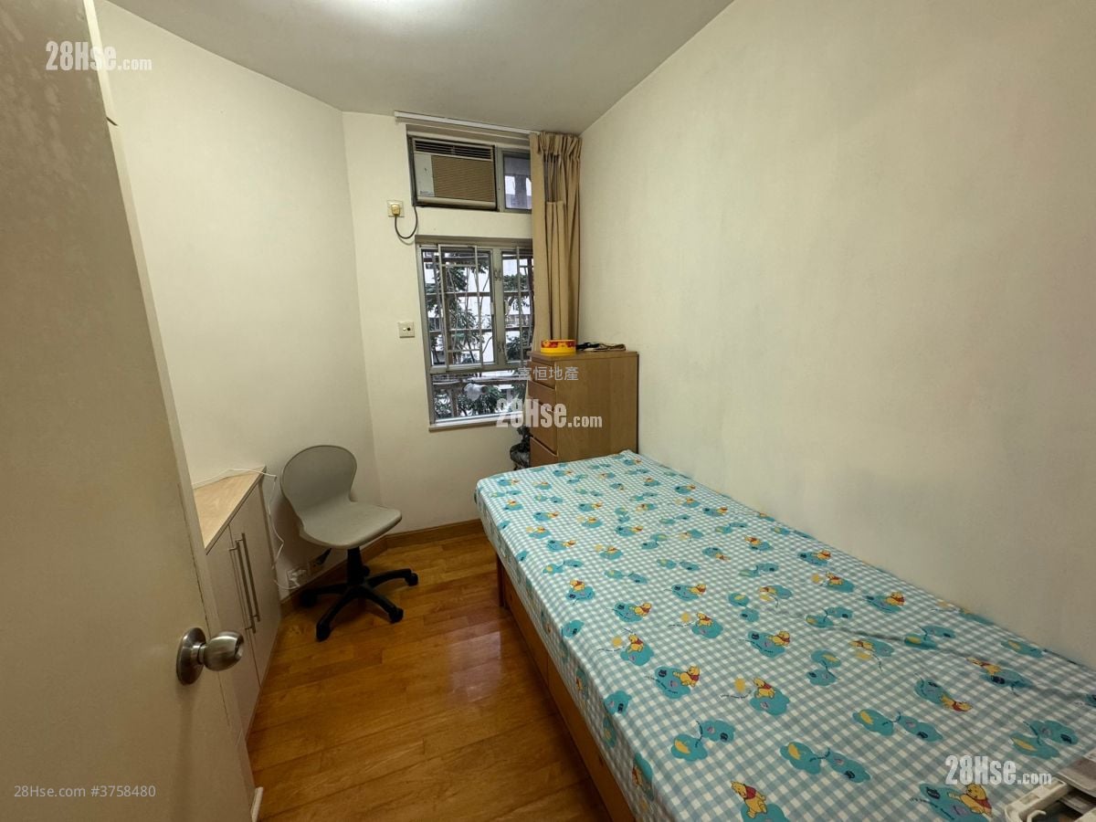 Whampoa Garden Sell 4 Bedrooms , 2 Bathrooms 755 ft²