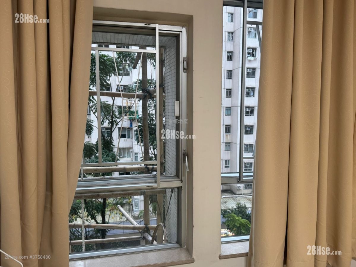 Whampoa Garden Sell 4 Bedrooms , 2 Bathrooms 755 ft²