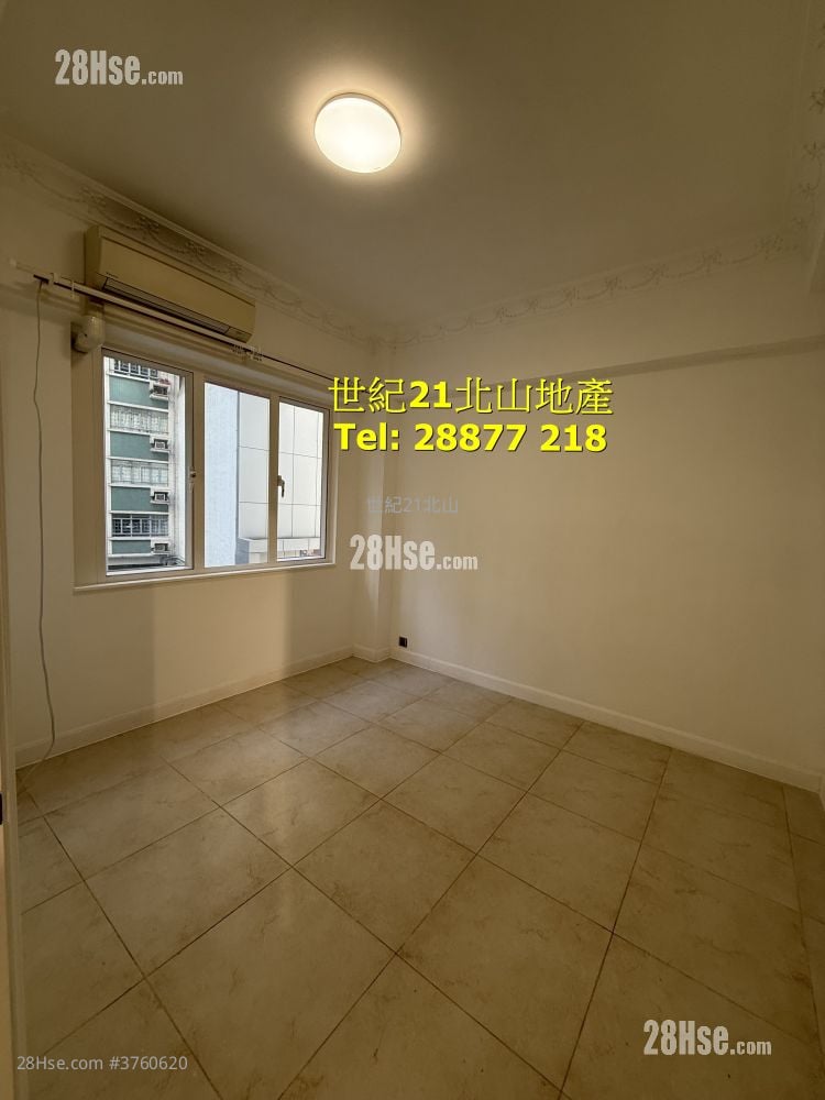 Hung On Building Sell 3 Bedrooms , 1 Bathroom 671 ft²