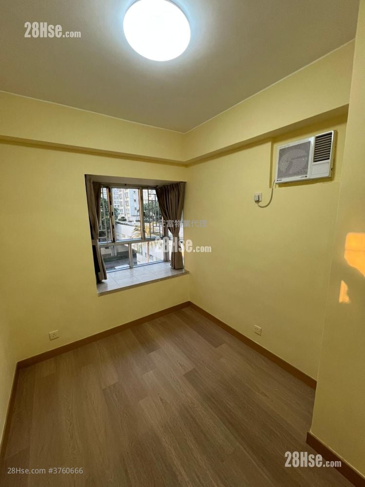 Tai Po Centre Sell 2 Bedrooms 451 ft²