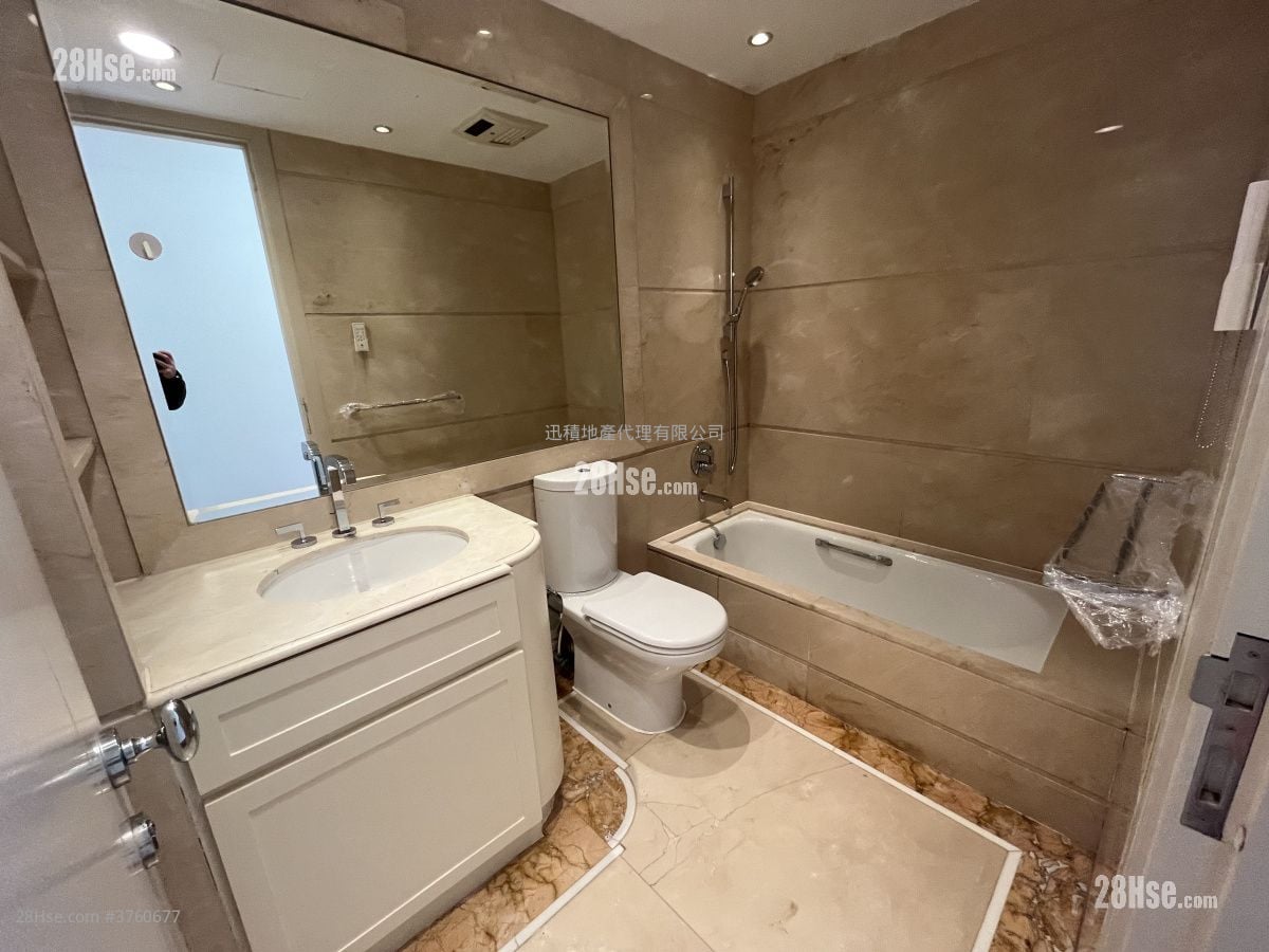 鸿图台 租盘 4 房 , 3 浴室 2,003 平方尺