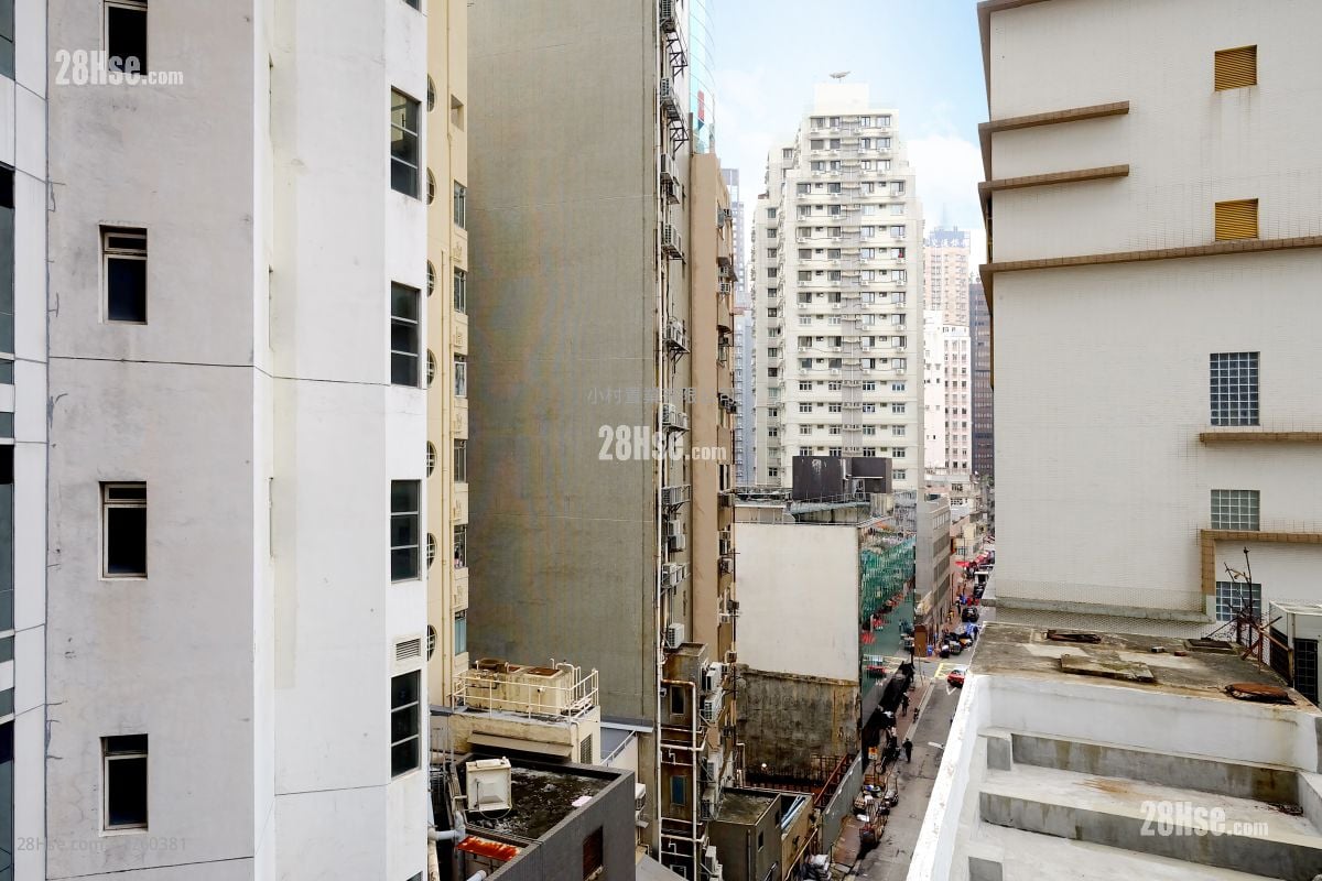 View: Yue King Building Sell 2 Bedrooms , 1 Bathroom 580 ft²