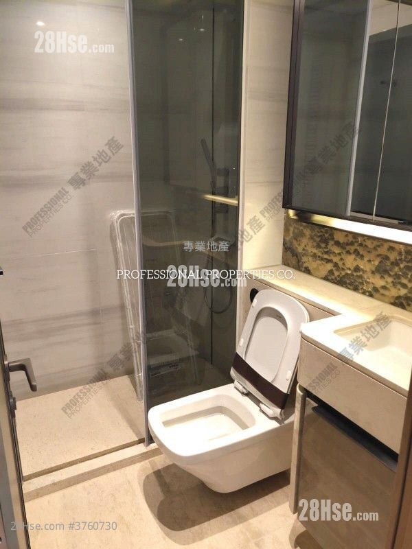 My Central Sell 2 Bedrooms , 2 Bathrooms 674 ft²