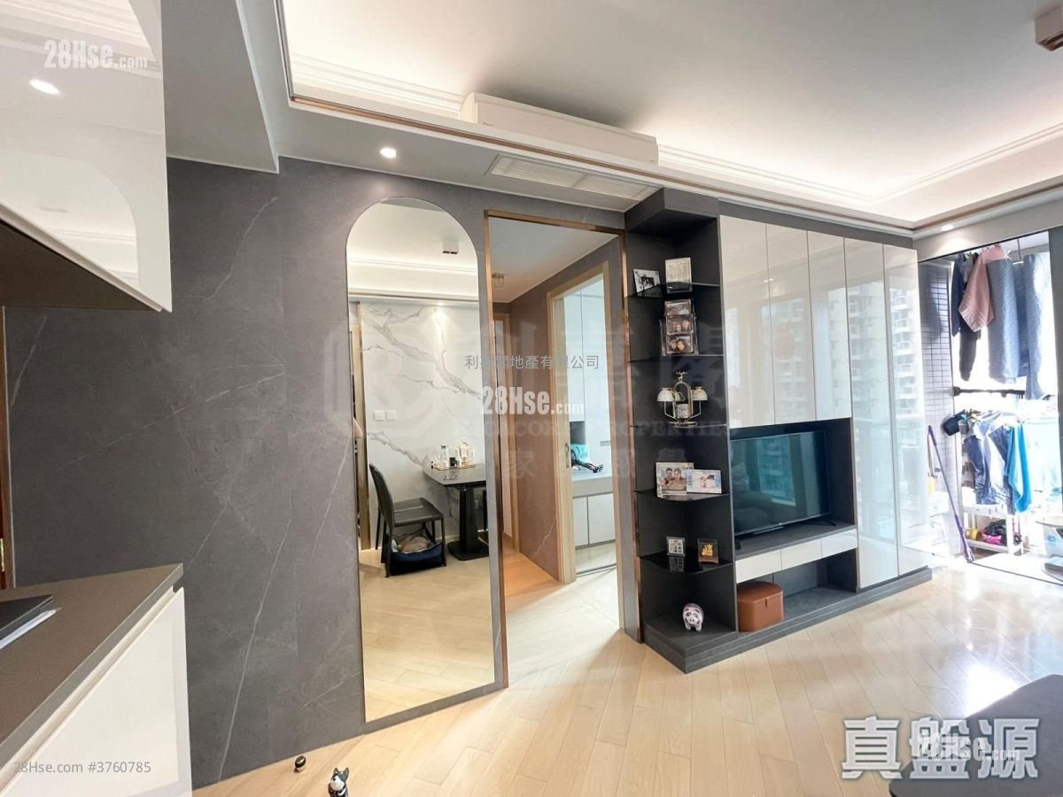 Grand Central Sell 2 Bedrooms , 1 Bathroom 522 ft²