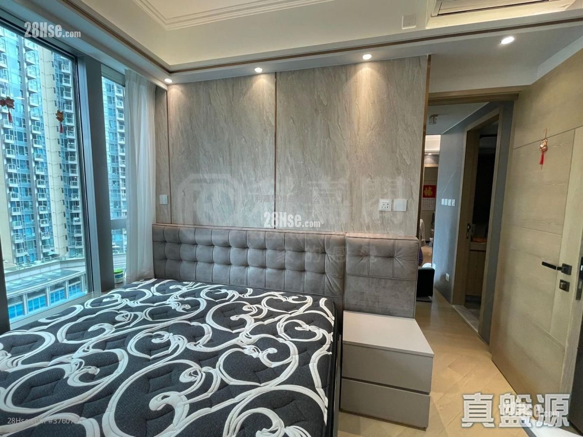 Grand Central Sell 2 Bedrooms , 1 Bathroom 522 ft²