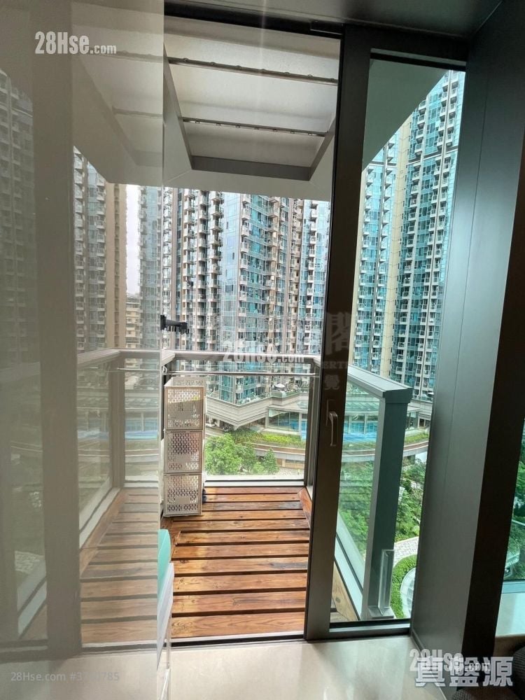 Grand Central Sell 2 Bedrooms , 1 Bathroom 522 ft²