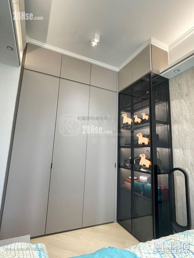 Grand Central Sell 2 Bedrooms , 1 Bathroom 522 ft²