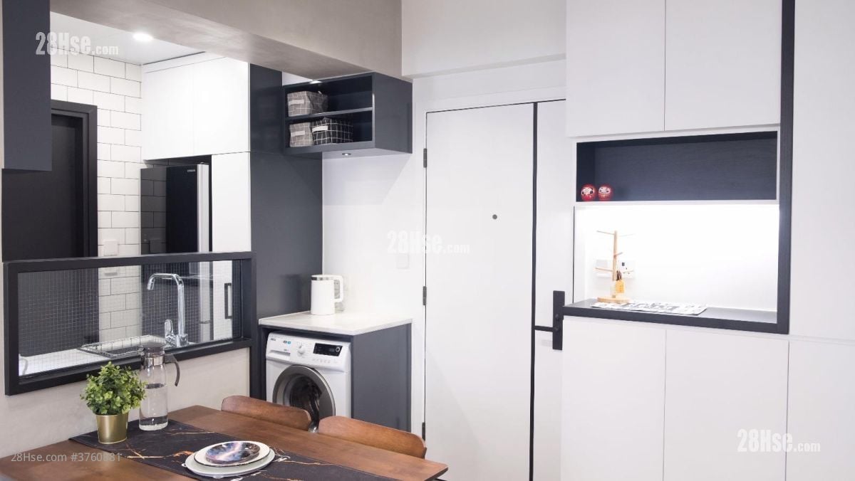 Bank Building Sell 2 Bedrooms , 1 Bathroom 375 ft²