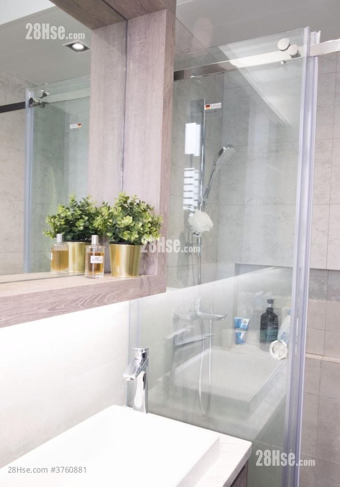 Bank Building Sell 2 Bedrooms , 1 Bathroom 375 ft²